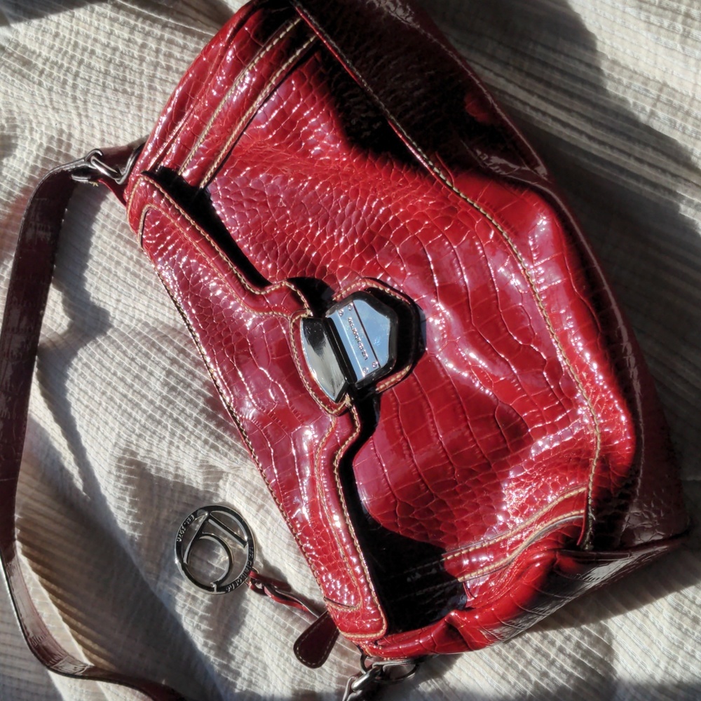 🍒 Vintage Cherry Red Liz Claiborne Snake Skin Purse 👜